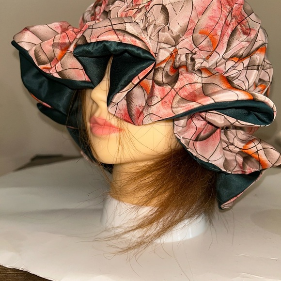 Blush & Green Leaf Print Satin Bonnet - Picture 3 of 3